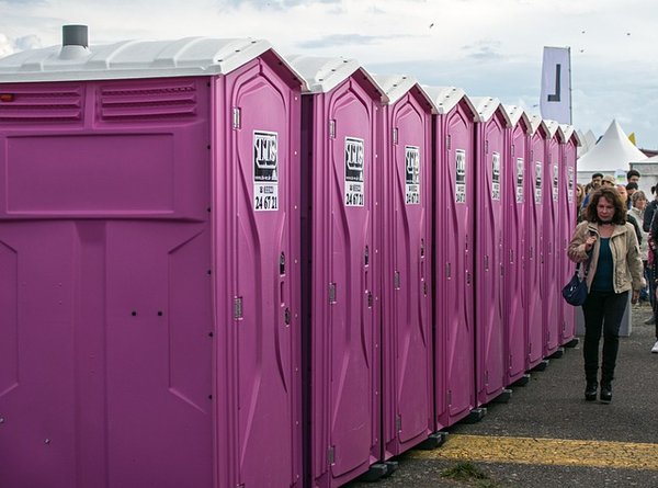 Toilettes sèches publiques : une approche durable et innovante